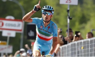 Maglie natalizie per gli amici che amano il ciclismo Maglie natalizie per gli amici che amano il ciclismo