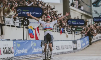 Mathieu van der Poel è il decimo pilota a vincere due grandi Classiche di fila Mathieu van der Poel è il decimo pilota a vincere due grandi Classiche di fila